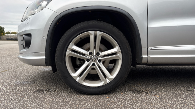 Volkswagen Tiguan 2.0 TDi BlueMotion Tech R-Line 5dr 150 DSG [NAV] Diesel Estate